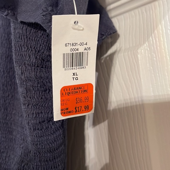 Old Navy Top Navy - Picture 5 of 5